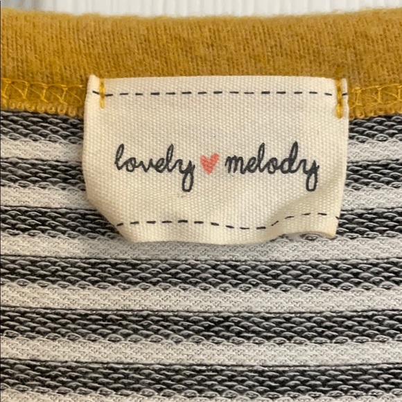 Long sleeve cheetah/stripe print long sleeve shirt - Picture 3 of 3